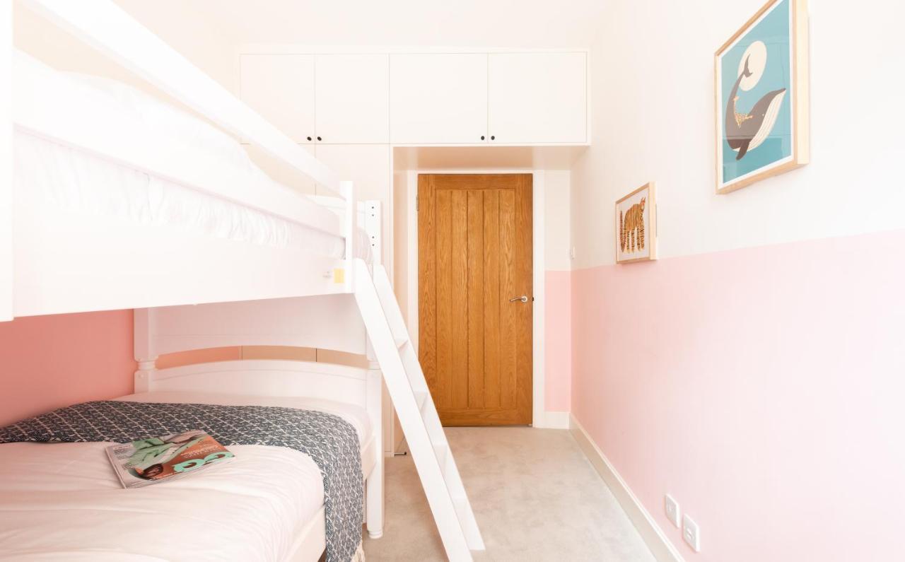 The Chelsea Arms - Bright 3Bdr With Garden & Private Parking Appartamento Londra Esterno foto