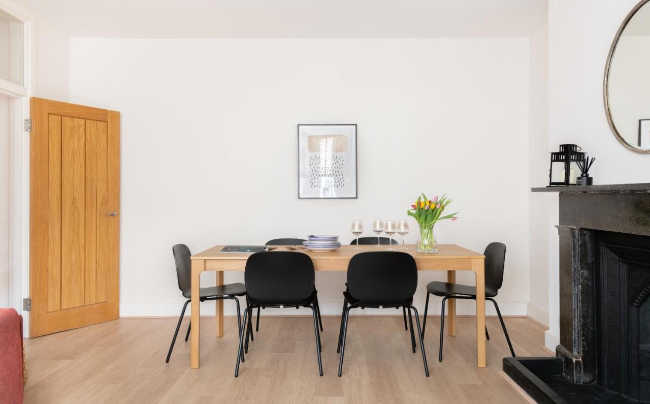 The Chelsea Arms - Bright 3Bdr With Garden & Private Parking Appartamento Londra Esterno foto