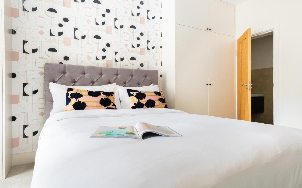 The Chelsea Arms - Bright 3Bdr With Garden & Private Parking Appartamento Londra Esterno foto