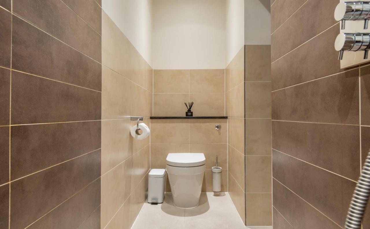 The Chelsea Arms - Bright 3Bdr With Garden & Private Parking Appartamento Londra Esterno foto